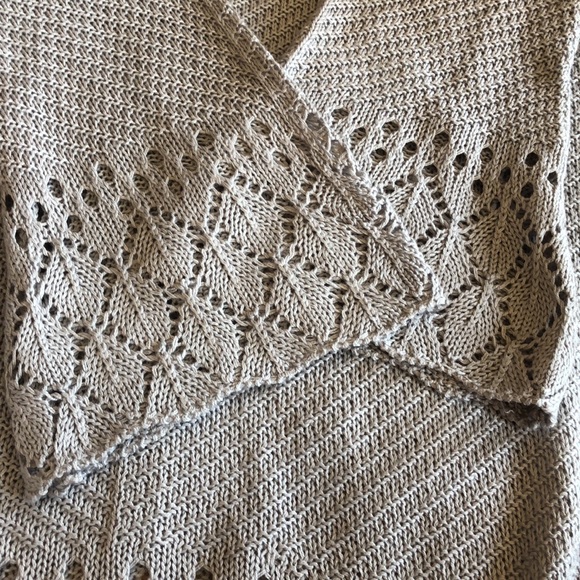 Lauren Conrad cold shoulder sweater Size XS - Picture 7 of 7